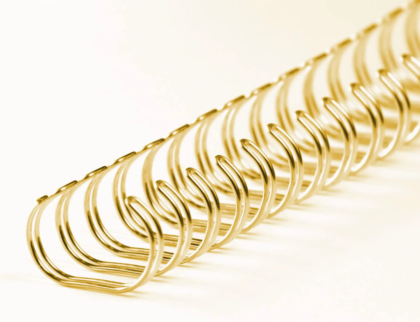 100 Drahtbinderücken 7,9 mm, gold, 3:1-Teilung, für ca. 50 Blätter (80g/m²)